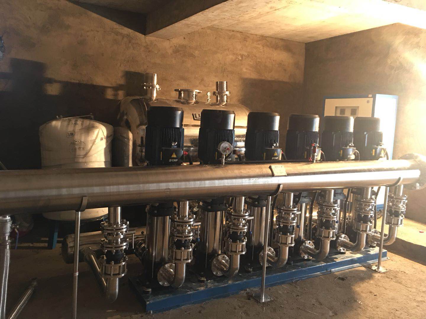 ׃�l�㉺��ˮ�O��ˮ����ͣ�^���l��ԭ��